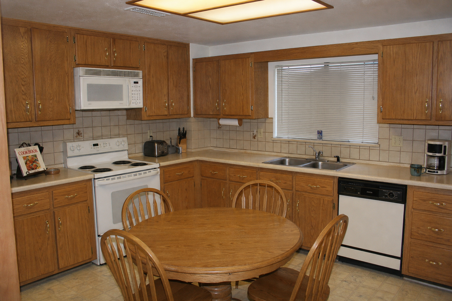 1980s oak-cabinet Sacramento kitchen before remodel